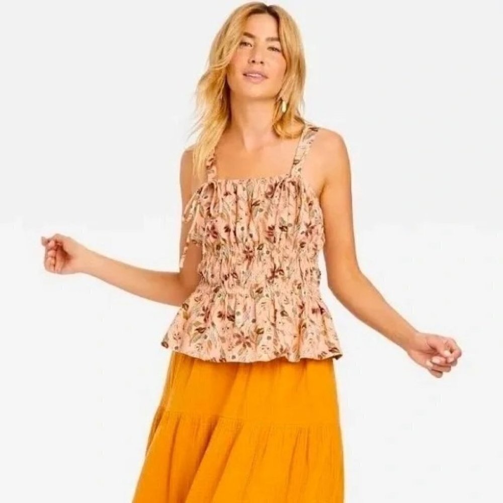 New with tags! Universal Thread Pale Pink Floral Leaf Print Ruffle Peplum Top